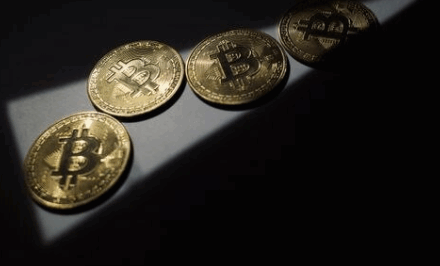 目前流通中的比特币数量是多少？挖一枚比特币需要多久？